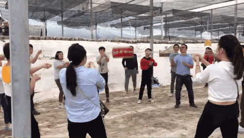 云点鼓舞飞扬 云点鼓舞飞扬
